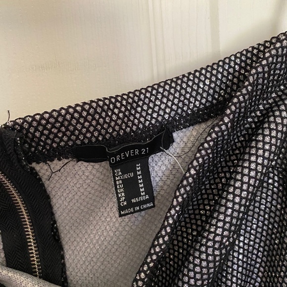 Sparkly strapless Dress by Forever 21 - Picture 4 of 6